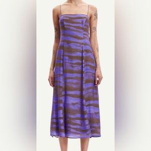 Beautiful flowy summer dress!